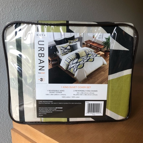 Urban Reversible King Duvet Cover Set & 2 Shams - Picture 3 of 3